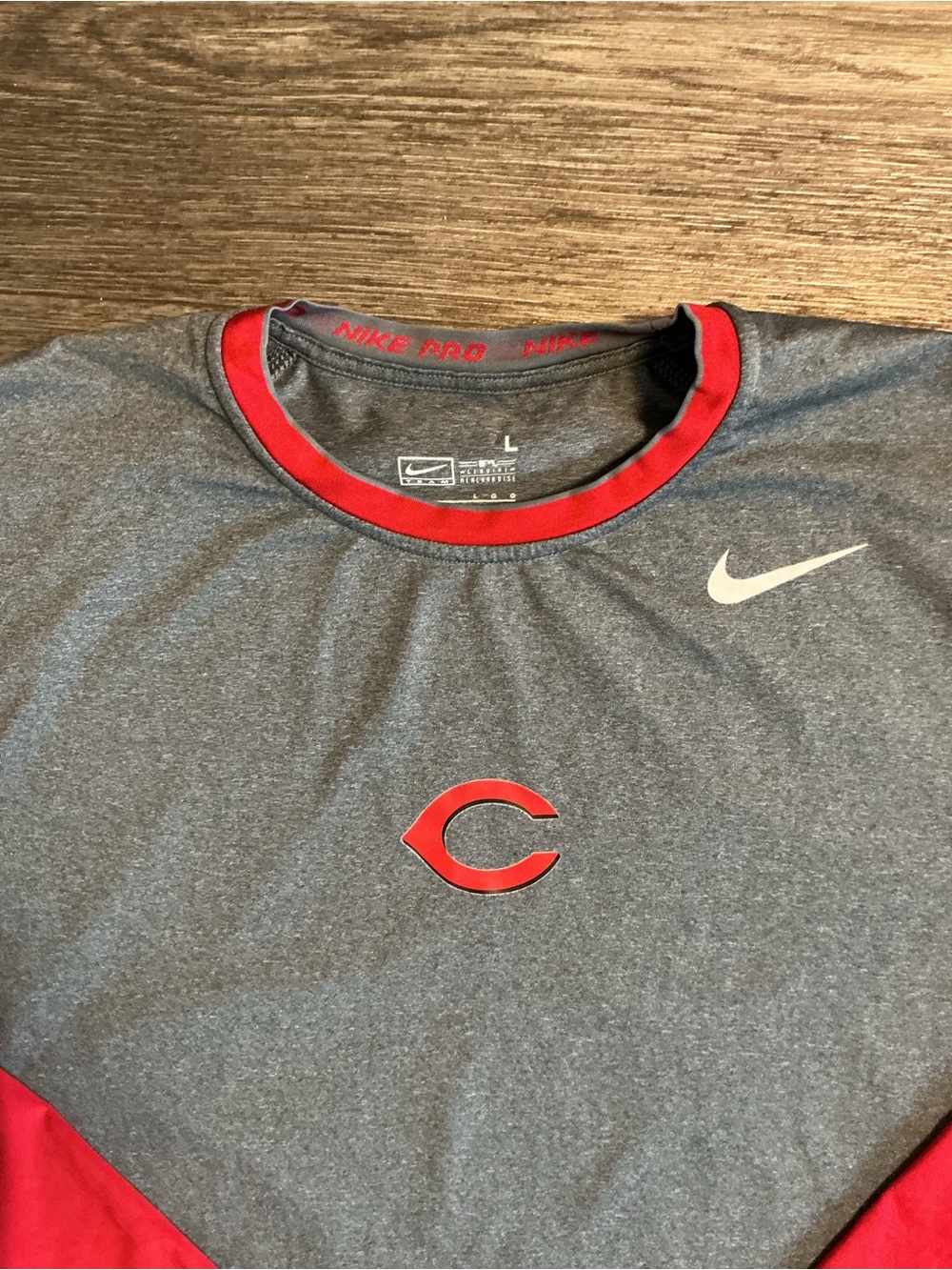 Nike Men’s Cincinnati RedLong Sleeve Athletic Shirt - Gray Body with Red Sleeves - Picture 2 of 5